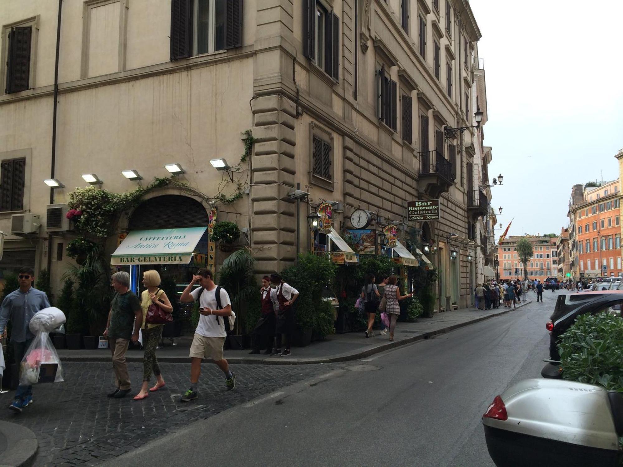 La Maison De La Vie, Rome